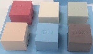 Màu cam Bảng mô hình Polyurethane 1,20g / Cm3 100mm cho các tấm hoa văn và hộp lõi